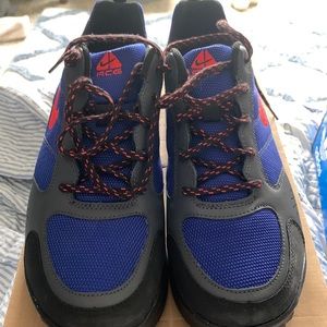 Men’s AIR Wildtrail Shoes New in Box